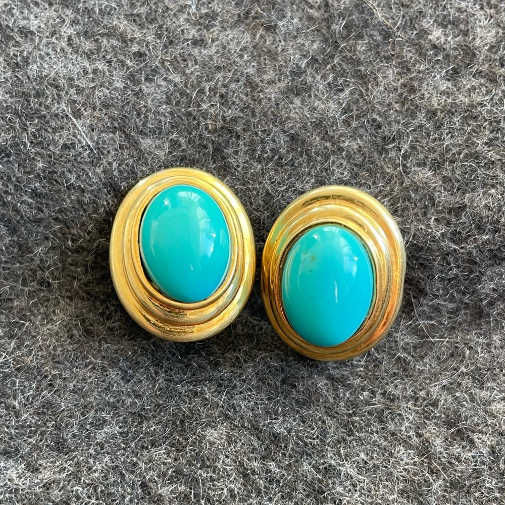 Italian designer Cellino 18k gold oval earrings.